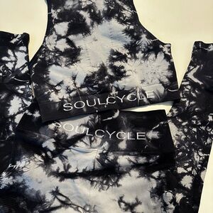 SoulCycle Monochrome Tie-Dye Set size L